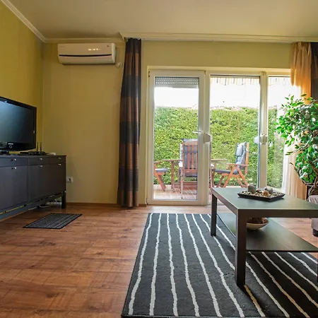Beszedes Jozsef Setanyi Apartment Siofok